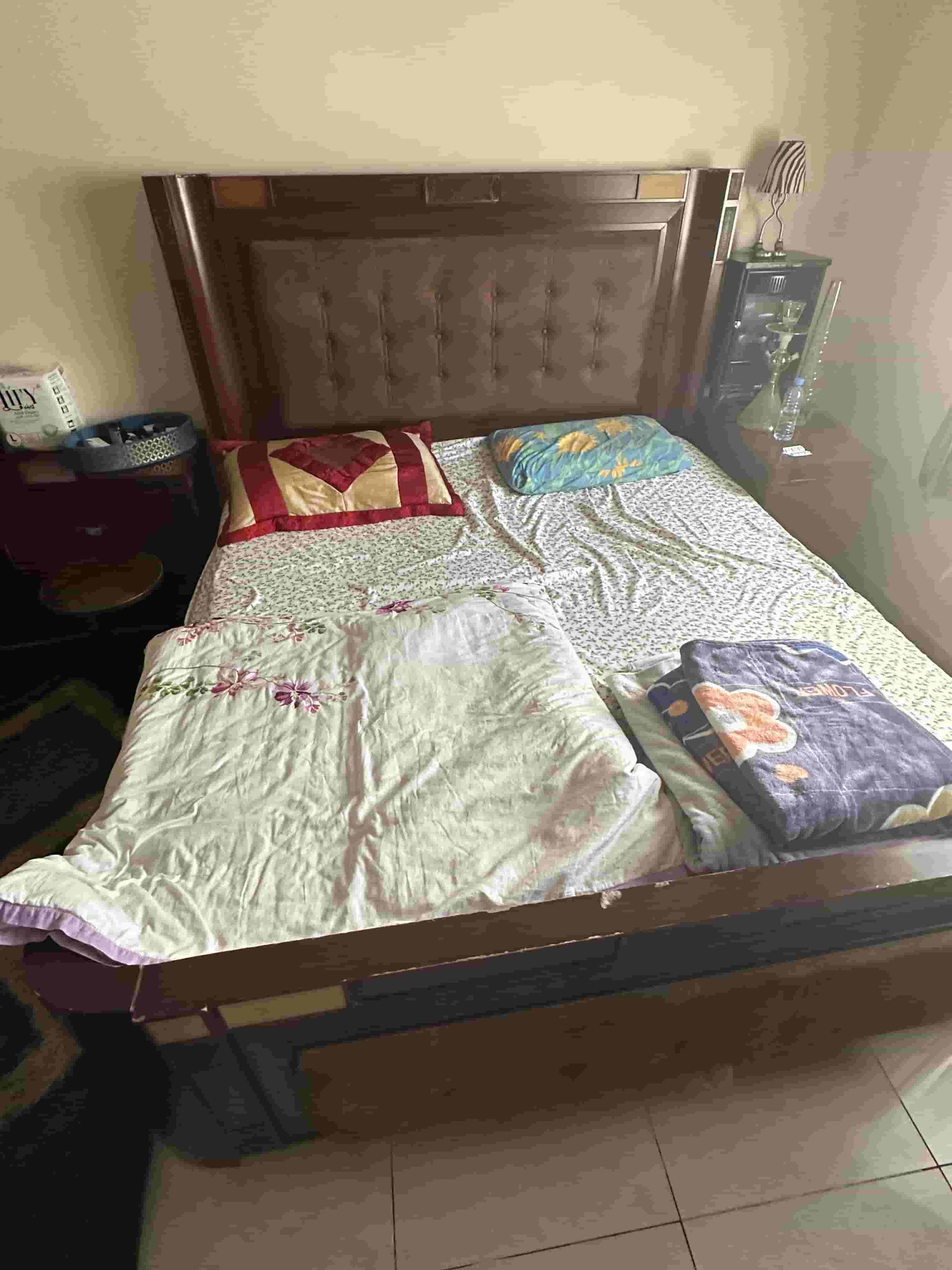 full bedroom