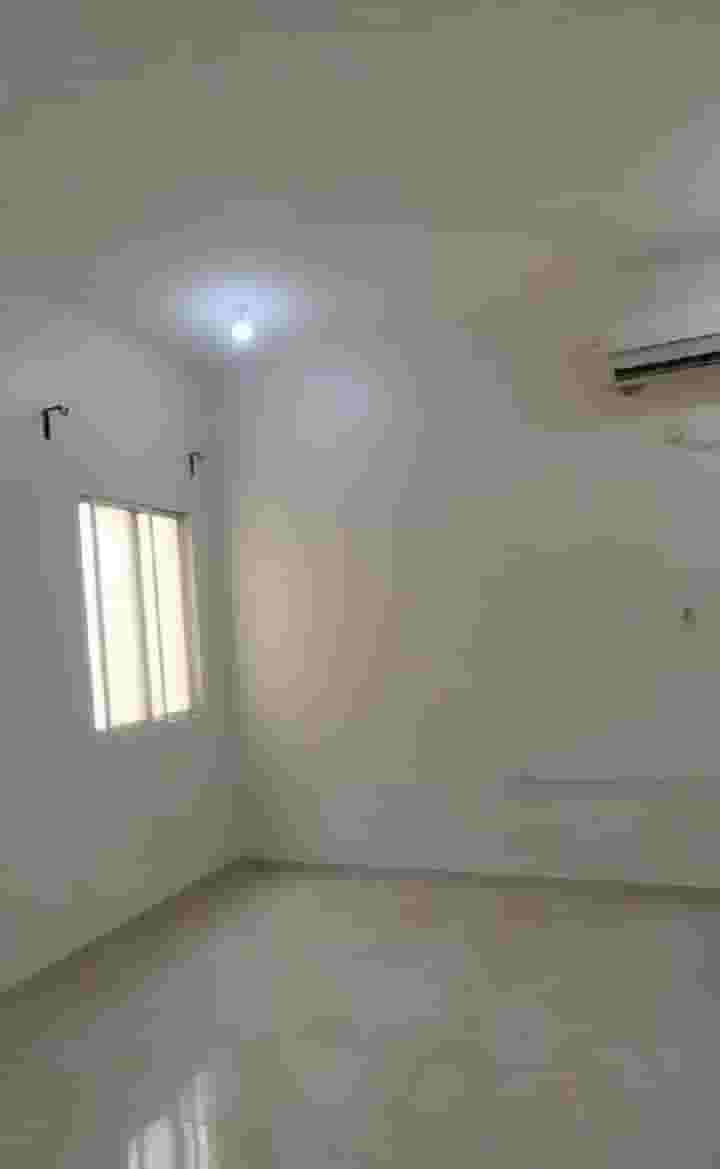 استوديو واسع للايجار باللقطة شامل وبدون عمولة