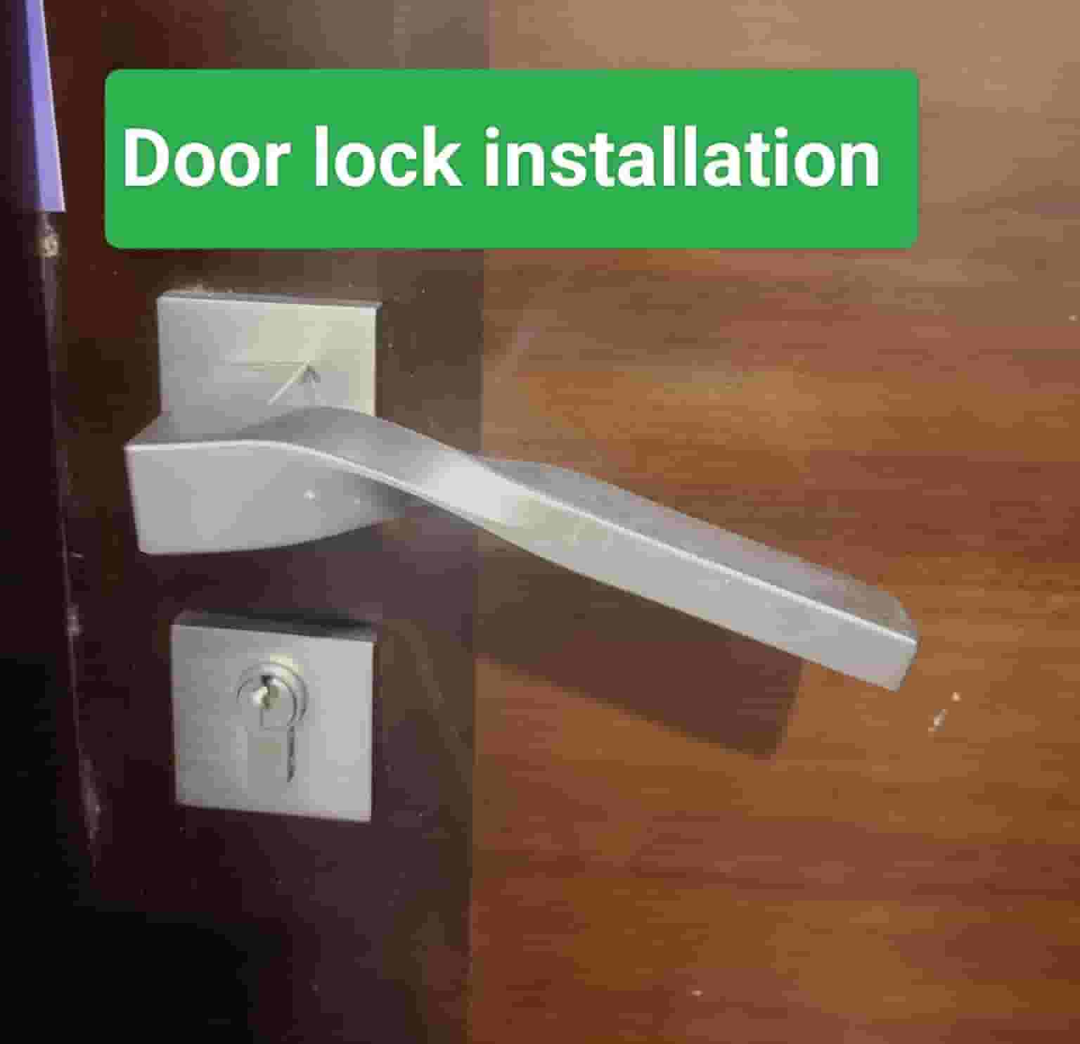 Door lock service 