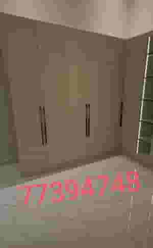 نحن نصنع خزانة منزلية 