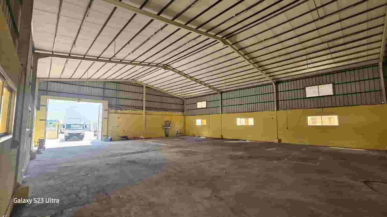 للايجار مخزن فى الوكير