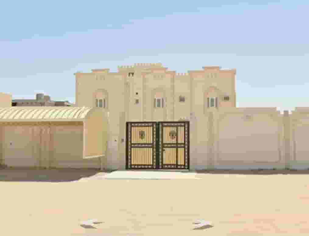 للايجار فيلا فاخره  في منطقة الكرعانه 2000م