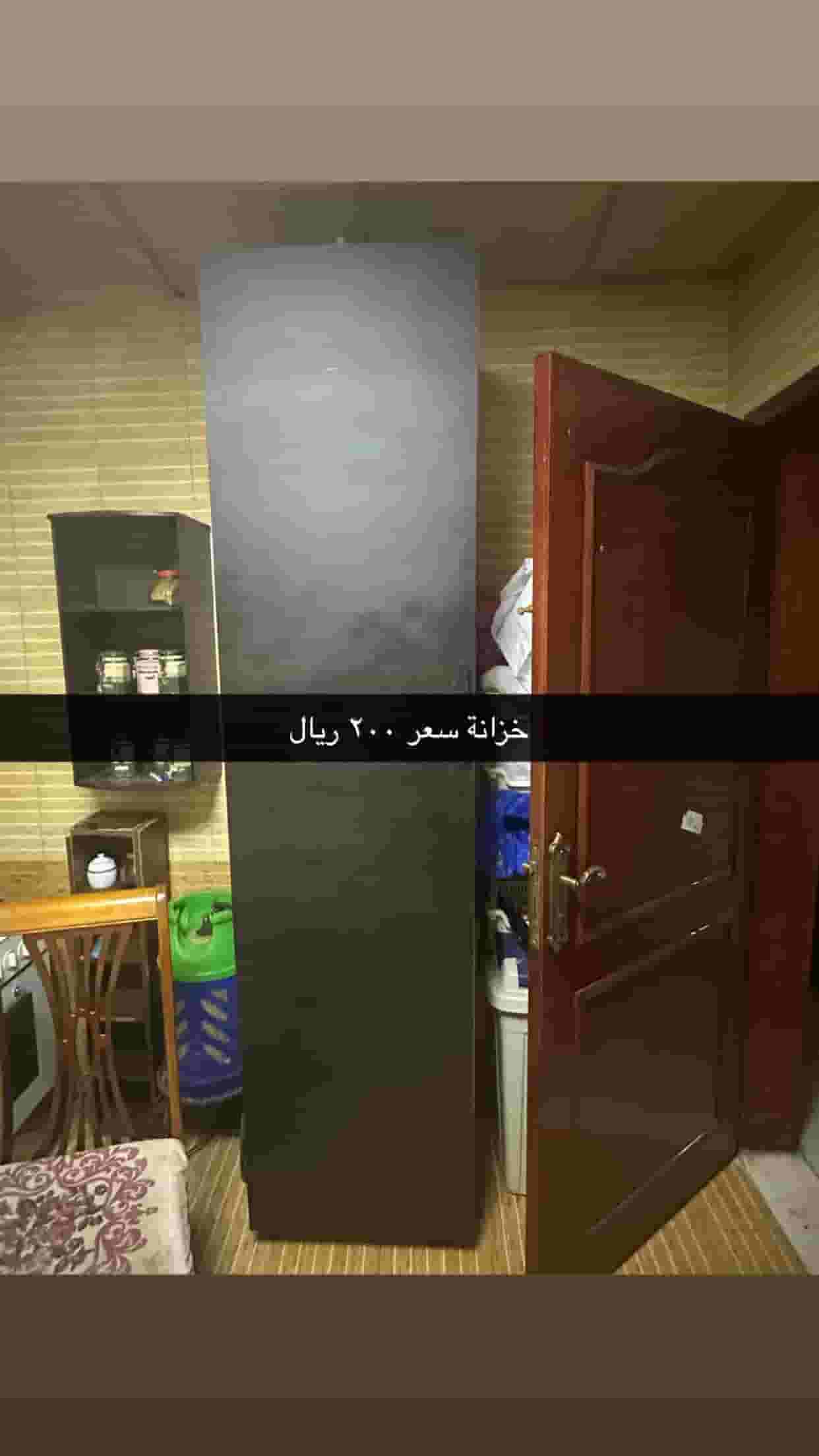 kitchen cabinet