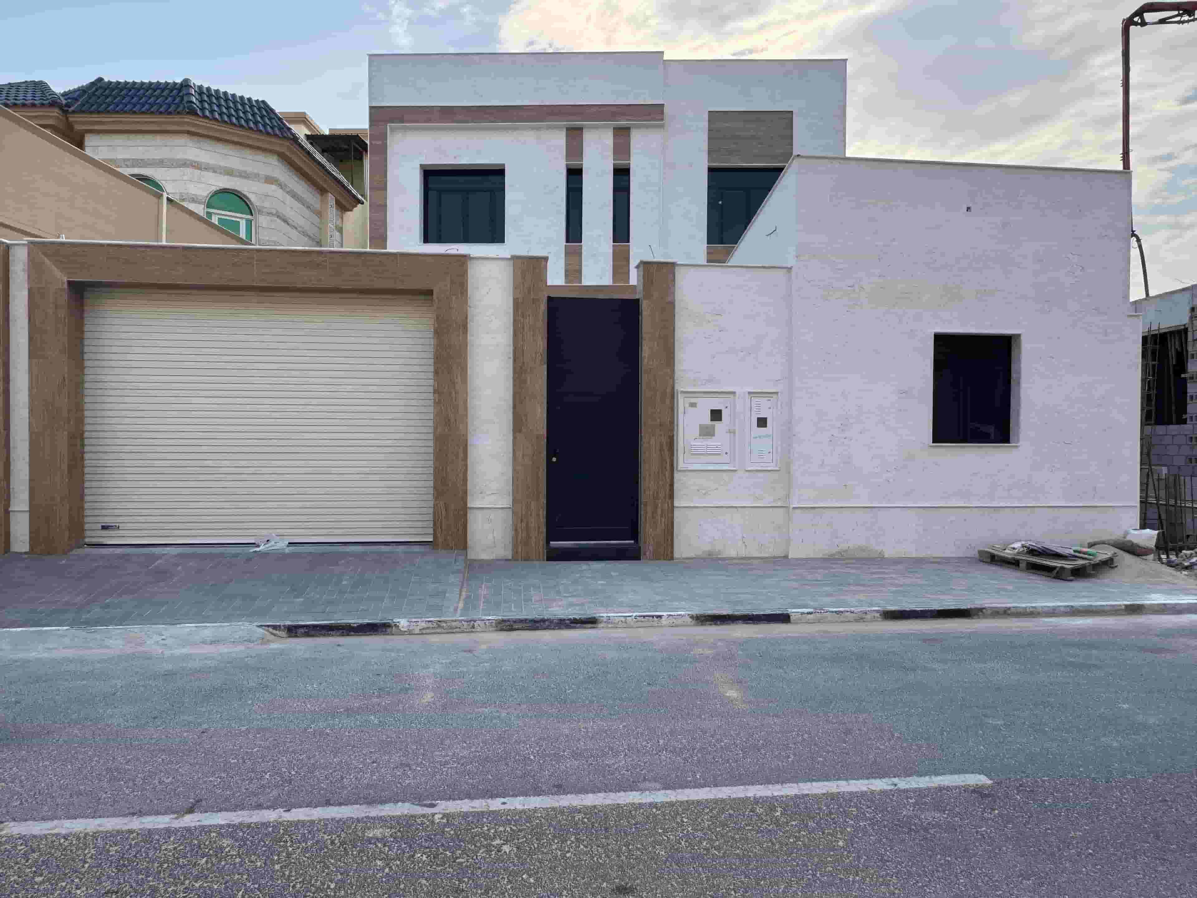 Villa for sale in the old airport