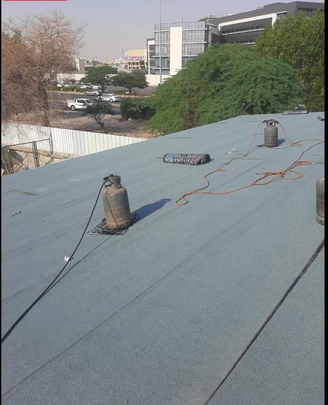 Insulation of roofs and bathrooms and maintenance of leaks