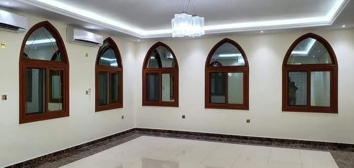 أعمال الواجهات الزجاجيه والسوكريت 0