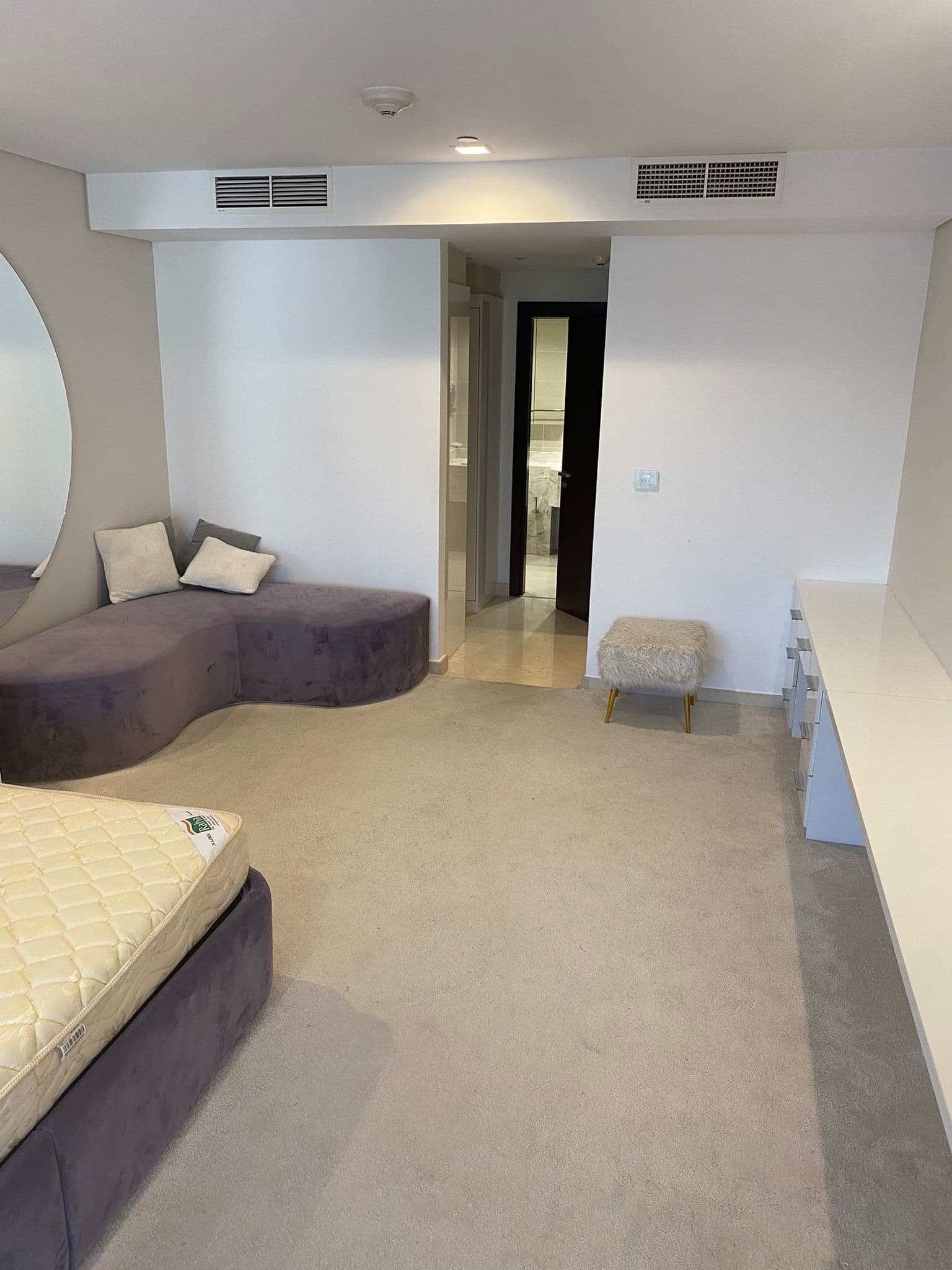 Elegantly furnished apartment 5