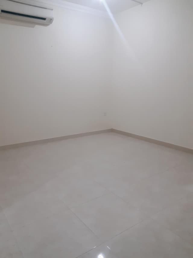 ستوديو بمعيذر شامل وبدون عمولة