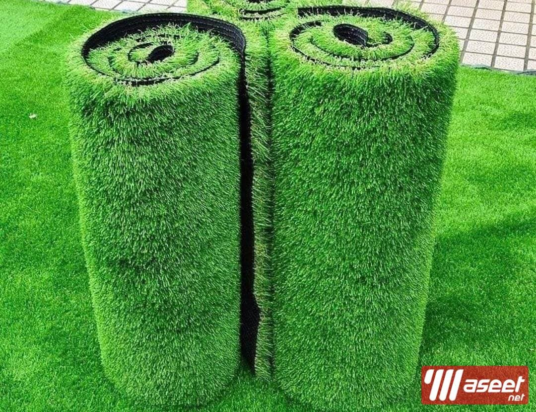 Artificial grass and natural grass  2