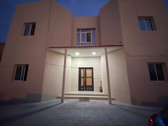 للايجار استديو مفروش غرفه و مطبخ