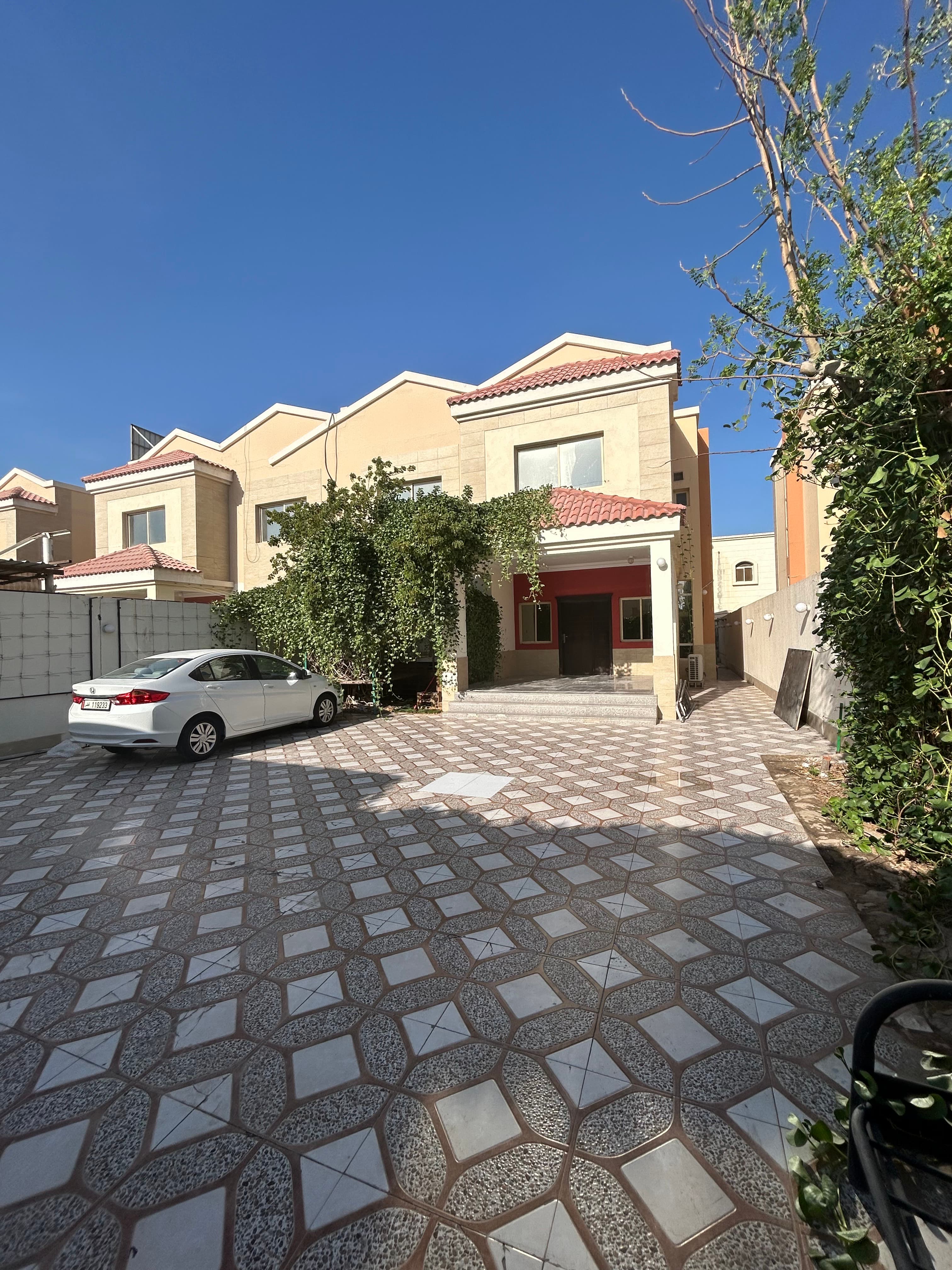 VILLA FOR RENT IN ALMASHAF 1