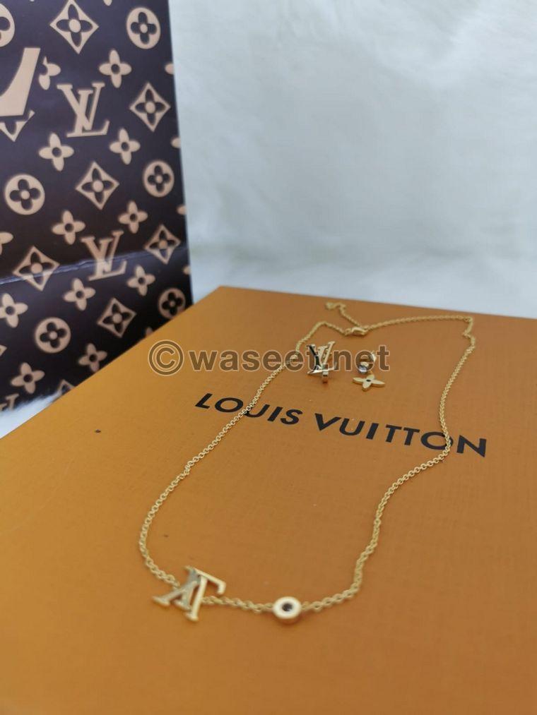 Louis Vuitton chain and earrings 0