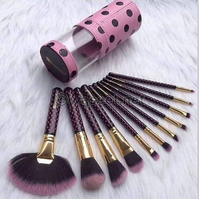 Makeup brushes for sale 0