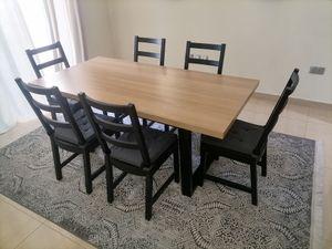 For sale 6 chairs and a dining table 
