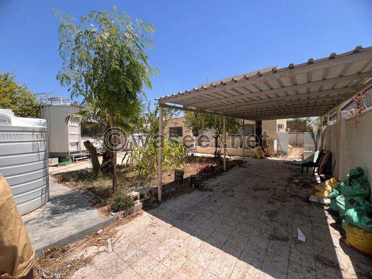 For rent, a popular house under maintenance with a yard in Maamoura 0