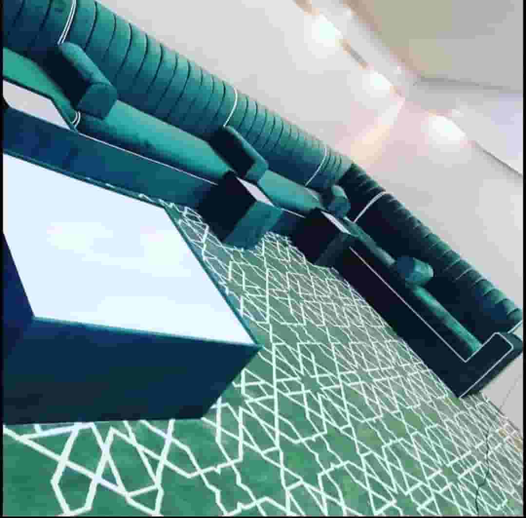 التنجيد - صنع الأريكة الجديدة - تغيير نسيج الأريكة القديم - إصلاح الأريكة القديمة متاح التنجيد - صنع الأريكة الجديدة - تغيير نسيج الأريكة القديم - إصلاح الأريكة القديمة متاح