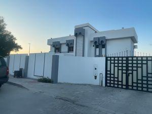 For rent a large villa behind Mohammed Abdulwahab Al Dafna Mosque